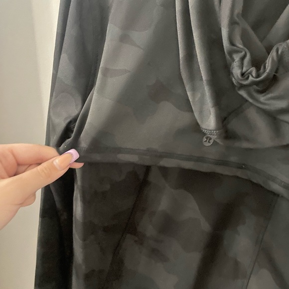 black camo fitted zip up jacket - Picture 3 of 4